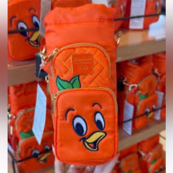 Disney Handbags - Disney Epcot 30 year flower and garden festival lug bag